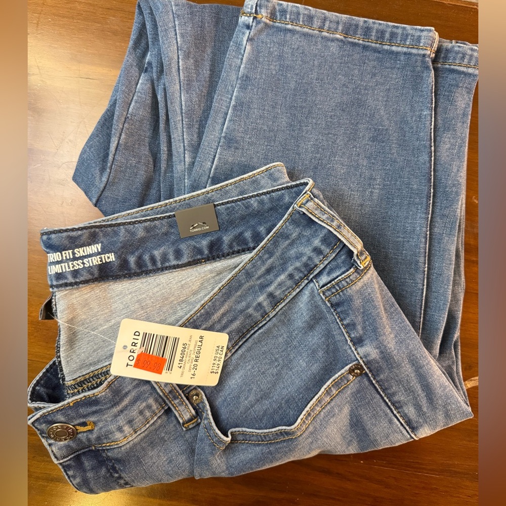 Torrid Trio Fit Skinny Jeans 16-20 Reg NWT